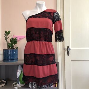 Gianni Bini One Shoulder Mini Dress Black Lace Pink Mauve XS Elastic Waist Lined